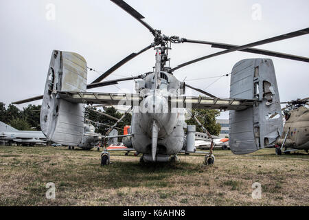 Das Luftfahrtmuseum Belgrad - Kamov Ka-25 sowjetischen Marine Hubschrauber (NATO-Codename: Hormon) Stockfoto