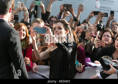 Toronto, Kanada. 11 Sep, 2017. Angelina Jolie besucht die Premiere von "Ersten Sie mein Vater' während der 42 Toronto International Film Festival, tiff, an der Prinzessin von Wales Theatre in Toronto, Kanada getötet, am 11. September 2017. · Keine LEITUNG SERVICE · Foto: Hubert Boesl/dpa/Alamy leben Nachrichten Stockfoto