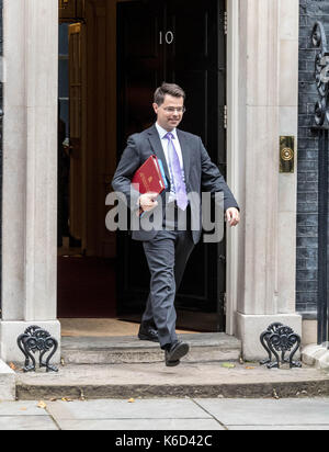 London, Großbritannien. 12. September 2017. James Brokenshire NI Sekretär Blätter 10 Downing Street nach einer Kabinettssitzung Quelle: Ian Davidson/Alamy leben Nachrichten Stockfoto