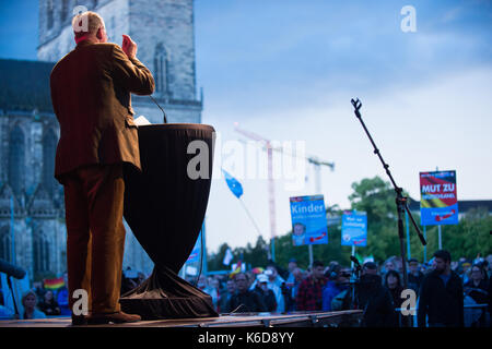 Magdeburg, Deutschland. 12 Sep, 2017. Der Spitzenkandidat der AfD Partei für die allgemeinen Wahlen, Alexander Gauland, spricht auf einer Wahlkampfveranstaltung der Alternative für Deutschland Partei in Magdeburg, Deutschland, 12. September 2017. Foto: Klaus-Dietmar Gabbert/dpa-Zentralbild/dpa/Alamy leben Nachrichten Stockfoto