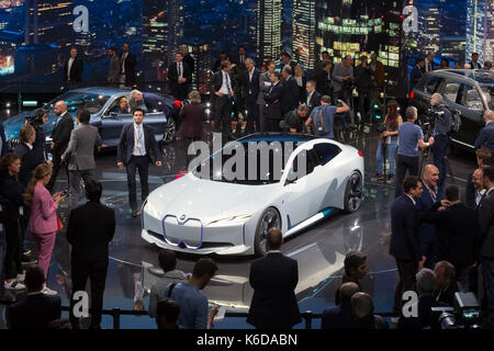 Frankfurt am Main, Deutschland. 12 Sep, 2017. Deutschland, Frankfurt, September 12, 2017, 67 Internationale Automobilausstellung IAA: BMWi Vision Dynamics Präsentation. Credit: Jürgen Schwarz/Alamy leben Nachrichten Stockfoto