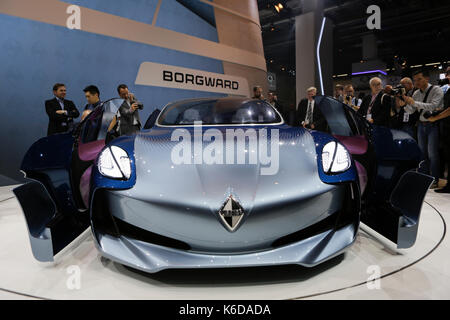 Frankfurt am Main, Deutschland. 12 Sep, 2017. Die Borgward Isabella Concept Car wird auf der Pressekonferenz vorgestellt. Deutscher Automobilhersteller Borgward stellte die neue Borgward Isabella Concept Car auf einer Pressekonferenz der 2017 Internationale Automobil-Ausstellung (IAA) in Frankfurt am Main. Quelle: Michael Debets/Alamy leben Nachrichten Stockfoto