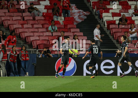 Lissabon, Portugal. 12 Sep, 2017. CSKA Moskva "s vorwärts Timur Zhamaletdinov aus Russland feiern, nachdem er ein Ziel während der SL Benfica v CSKA Moskva - UEFA Champions League Runde 1 Spiel im Estadio da Luz am 12. September 2017 in Lissabon, Portugal. (Credit: Bruno Barros/Alamy leben Nachrichten Stockfoto