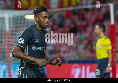 Lissabon, Portugal. 12 Sep, 2017. September 12, 2017. Lissabon, Portugal. CSKA ist aus Brasilien Vitinho (11) während das Spiel der 1. Runde des UEFA Champions League Gruppe A, SL Benfica v CSKA Moskau Credit: Alexandre de Sousa/Alamy leben Nachrichten Stockfoto