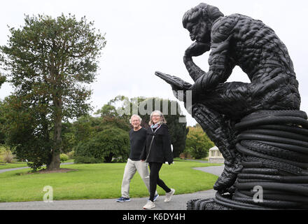 'Le Poete" von Mick Davis, die Teil der Skulptur im Kontext 2017, die in der Nationalen Botanischen Gärten in Dublin und läuft vom 7. September bis 20. Oktober. Stockfoto