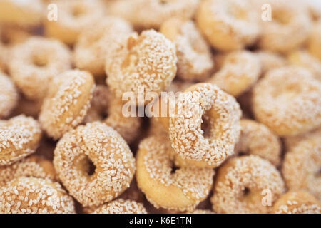 Gesunde Bio Vollkorn-Bagel zum Frühstück Stockfoto
