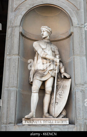 Statue von FARINATA DEGLI UBERTI an den Uffizien in Florenz, Toskana Italien Europa EU Stockfoto