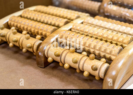 Fuß-Massageroller aus Holz Werkzeug Stockfoto