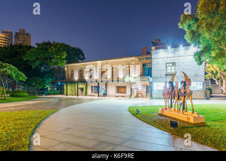 TAIPEI, Taiwan - 11. Juli: Dies ist eine Nacht von Sicht von huashan Creative Park 1914, das ist ein Park für Kunst und Design mit alten Architektur o gewidmet Stockfoto