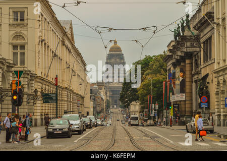 Schönen Straße zu Palais de Justice in Brüssel von der Royal Square erfasst Stockfoto