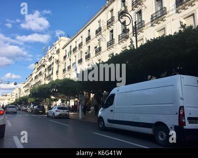 Algier, Algerien - September 15, 2017: Französische koloniale Seite der Stadt Algier Algerien. moderne Stadt hat viele alte französische Art Gebäude. Stockfoto