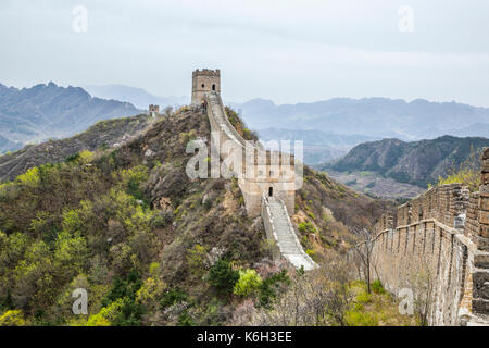 Alte Große Mauer bei Jinshanling Abschnitt. China Stockfoto