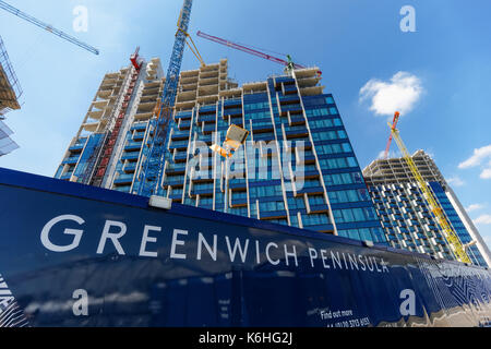 Greenwich Peninsula Wohngebäude im Bau, London England Großbritannien Stockfoto