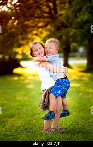 Bruder und Schwester Stockfoto