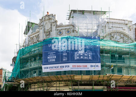 Das 1912 erbaute David Greig Gebäude in Bromley Marktplatz wird in Mietwohnungen, bestehend aus 1- und 2-Schlafzimmer Apartments umgewandelt. Stockfoto