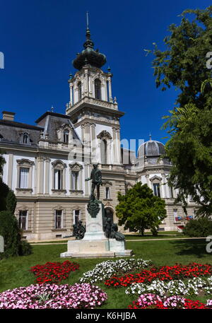 Denkmal des Grafen Gyorgy Laszlo Festetics de Tolna, Minister vor dem König, Schloss Festetics, Keszthely, Ungarn Stockfoto