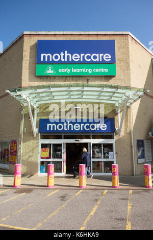 Mothercare store und Early Learning Center in Kew Retail Park, Richmond, Surrey, London, TW9, UK. Stockfoto