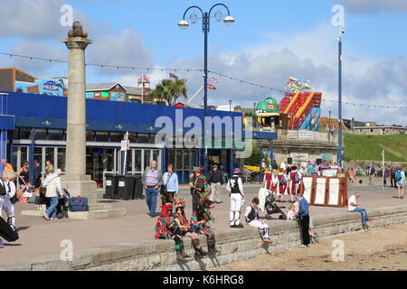 Eine Pause, Shore Road, Swanage Folk Festival 2017, Isle of Purbeck, Dorset, England, Großbritannien, USA, UK, Europa Stockfoto