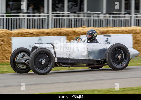 1934 Riley 'Dixon Besondere "Brooklands Racer mit Fahrer Duncan Ricketts am 2017 Goodwwod Festival der Geschwindigkeit, Sussex, UK. Stockfoto