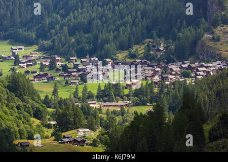 LES HAUDERES, SCHWEIZ - Les Hauderes, einem Schweizer Dorf in der Walliser Alpen. Stockfoto