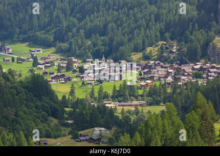 LES HAUDERES, SCHWEIZ - Les Hauderes, einem Schweizer Dorf in der Walliser Alpen. Stockfoto