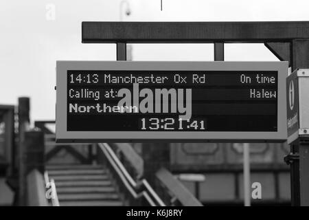 Züge arbeiten bei Hunts Cross, Liverpool Stockfoto