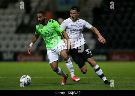 Cardiff City Liam Feeney und Preston North End von Josh Earl Kampf um den Ball in den Himmel Wette WM-Spiel im Deepdale, Preston. Stockfoto