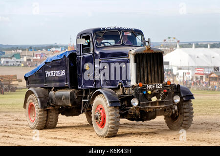 Ein 1952 Pickfords Scammell Bergsteiger, NGF 129, 2017 Great Dorset Steam Fair, Tarrant Hinton, Blandford, Dorset, Großbritannien. Stockfoto