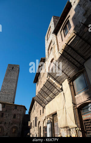 Die Hauptstraße von San Gimignano Toskana Italien Europa EU Stockfoto