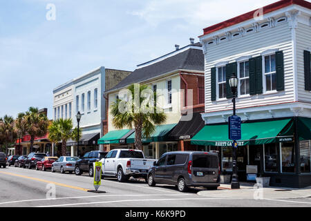 Beaufort South Carolina, historische Innenstadt, Bay Street, Geschäftsviertel, Geschäfte, Geschäfte, Geschäfte, Parkplätze auf der Straße, SC170514024 Stockfoto