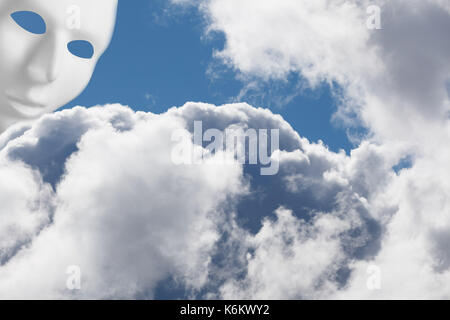 Weiße Maske oben Fluffy Clouds. Göttliche Intervention Konzept Stockfoto