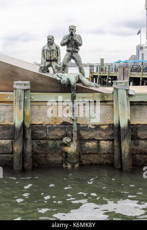 New York, Vereinigte Staaten - 28 September, 2016: Amerikanische Merchant Mariner's Memorial am Battery Park in der Innenstadt von Manhattan. Stockfoto