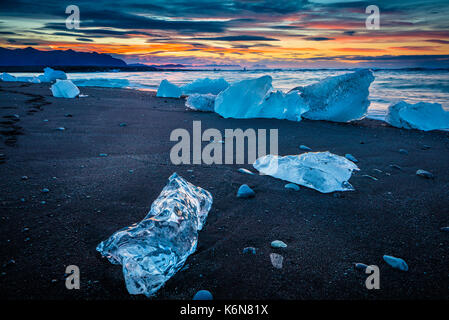 Jökulsárlón ist ein großer Gletschersee im Südosten von Island, an den Rand des Vatnajökull National Park. An der Spitze der Breiðamerkurjökull gla gelegen Stockfoto