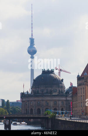 Ansicht der berühmten Museumsinsel im zentralen Bezirk Mitte von Berlin, Deutschland Stockfoto