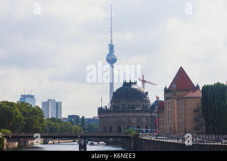 Ansicht der berühmten Museumsinsel im zentralen Bezirk Mitte von Berlin, Deutschland Stockfoto