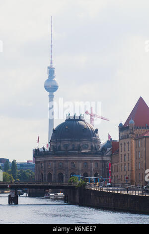 Ansicht der berühmten Museumsinsel im zentralen Bezirk Mitte von Berlin, Deutschland Stockfoto