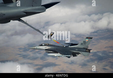US Air Force F-16 Vipers Training Flight Stockfoto
