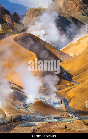 Kerlingarfjöll ist ein 1.477 m (4.846 ft) hohen Gebirgszug in Island im Hochland von Island in der Nähe der Kjölur Hochland Road gelegen. Stockfoto