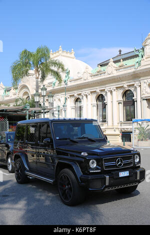 Monte Carlo, Monaco - 17. Mai 2016: Luxus schwarzen SUV Mercedes G 63 AMG Vor dem Kasino von Monte Carlo in Monaco geparkt Stockfoto