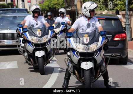 Monte Carlo, Monaco - 28. Mai 2016: Vier Motorradfahrer der Polizei während der Monaco Monaco Formel 1-Grand Prix 2016 Stockfoto