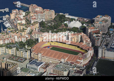 Fontvieille, Monaco - Juni 1, 2016: Luftaufnahme von Stade Louis II und Fontvieille Viertel in Monaco, Südfrankreich Stockfoto