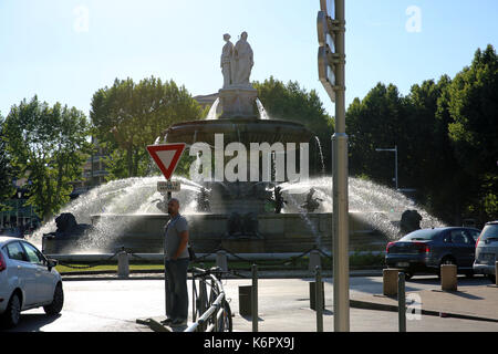 Aix-En-Provence, Frankreich - 21. Juni 2016: La Rotonde Brunnen in Aix-En-Provence im Süden von Frankreich Stockfoto