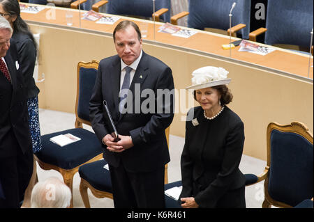 Stockholm, Schweden, 12. September 2017. Bei der Eröffnung des Reichstags Sitzung. Zeremonie in der Kammer bei der Eröffnung des Reichstags session.pm Stefan lofven und Königin Silvia hören von König Carl XVI Gustaf seine Rede halten. / Gutschrift: barbro bergfeldt/alamy leben Nachrichten Stockfoto