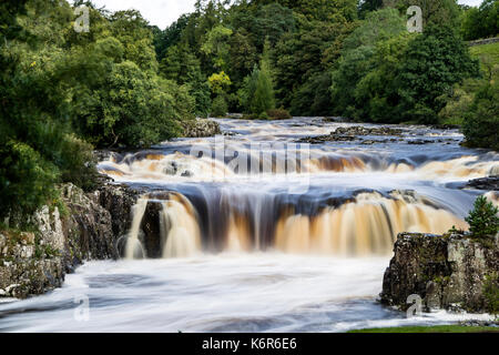 Fluss-T-Stücke, geringe Kraft, Obere Teesdale, County Durham, UK. Mittwoch 13. September 2017. UK Wetter. Der Fluss-T-Stücke bei niedrigen Kraft langsam wieder auf ein normales Niveau nach starkem Regen vom Sturm Aileen verursacht während heute am frühen Morgen auf knapp über 2 m ansteigen. Quelle: David Forster/Alamy Leben Nachrichten. Stockfoto