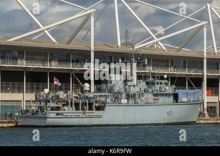 London, Großbritannien. 13 Sep, 2017. Naval Schiffe im Royal Victoria Dock neben dem Excel Arena in East London. Verteidigung und Sicherheit Equipment International (DSEI) die Welten, die den Fall, dass stellt die neuesten Inovation in der globalen Verteidigungs- und Sicherheitssektor. Zwischen 12. und 15. September geöffnet. Credit: Claire Doherty/Alamy leben Nachrichten Stockfoto