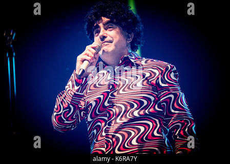 Moncalieri, Italien. 12 Sep, 2017. Die Italienische Band Elio E Le storie TESE führt im Arena 45 in Moncalieri bei 45° Nord Entertainment Center Credit: Alberto Gandolfo/Alamy leben Nachrichten Stockfoto