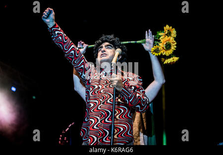 Moncalieri, Italien. 12 Sep, 2017. Die Italienische Band Elio E Le storie TESE führt im Arena 45 in Moncalieri bei 45° Nord Entertainment Center Credit: Alberto Gandolfo/Alamy leben Nachrichten Stockfoto