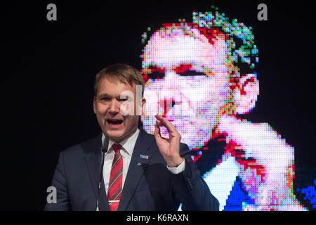 Der Vorsitzende der Partei Alternative für Deutschland (AfD) in Sachsen-Anhalt, André Poggenburg, spricht auf einer Wahlkampfveranstaltung in Magdeburg, Deutschland, 12. September 2017. Foto: Klaus-Dietmar Gabbert/dpa-Zentralbild/ZB Stockfoto