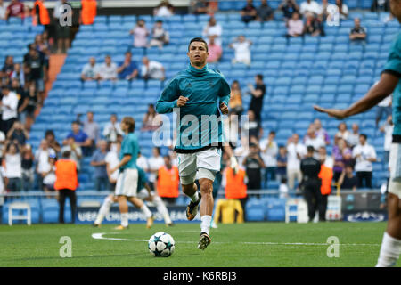 Madrid, Spanien. 13 Sep, 2017. Cristiano Ronaldo von Real Madrid vor dem Champions-League-Spiel im Santiago Bernabeu Stadion von Real Madrid und APOEL spielte. 13. September 2017. Quelle: AFP 7/Alamy leben Nachrichten Stockfoto