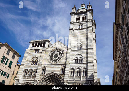 Genua, Italien - Juli 20, 2017: Der Dom von Genua oder Duomo di Genova oder Kathedrale San Lorenzo im Zentrum von Genua Altstadt Stockfoto